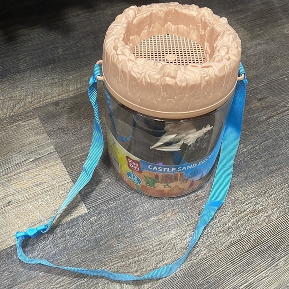 Play day Castle and bucket for kids - Picture 5 of 10